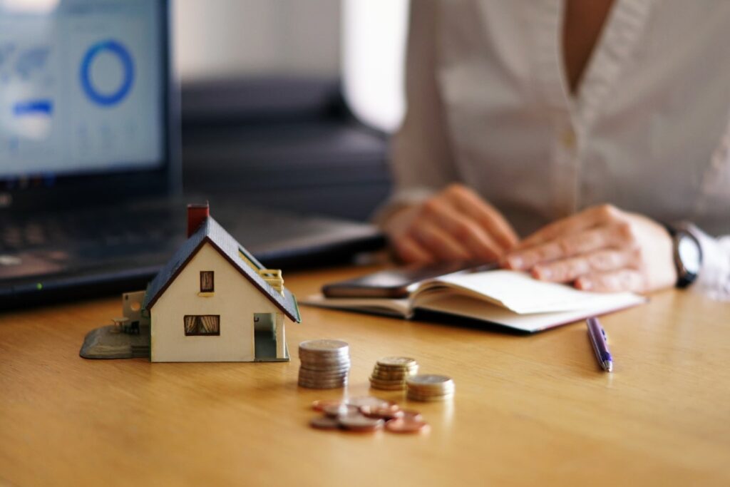 cómo se protege el dinero al comprar vivienda sobre plano en españa